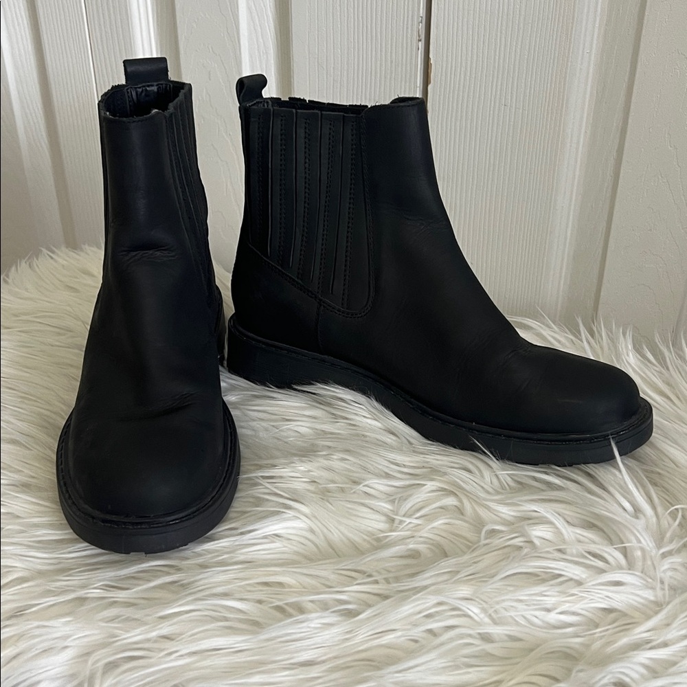 Clarks Black Leather Ankle Boots Size 7